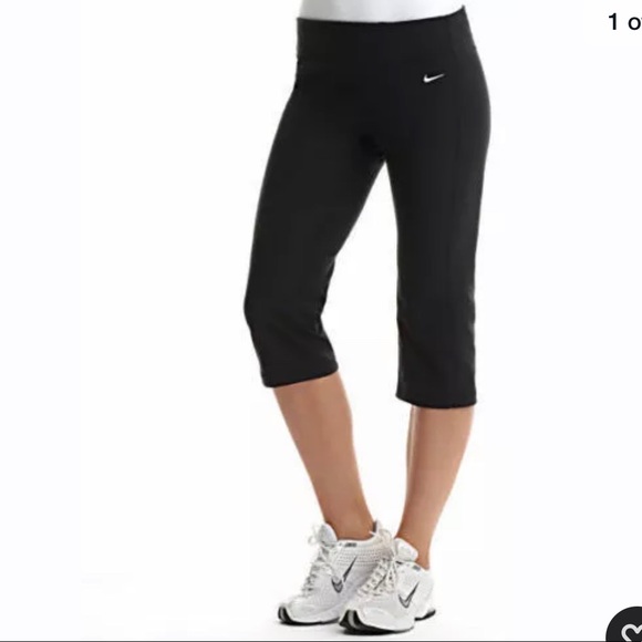 Nike Pants - Nike Women’s Dri-FIT Regular Fit Capri Pants